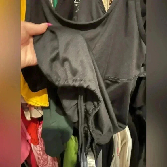 Champion Cinch Waist Black Workout Tank Built In Bra - Picture 3 of 3